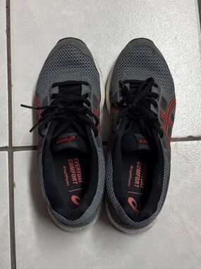ASICS Men's Gray and Red Running Sneakers